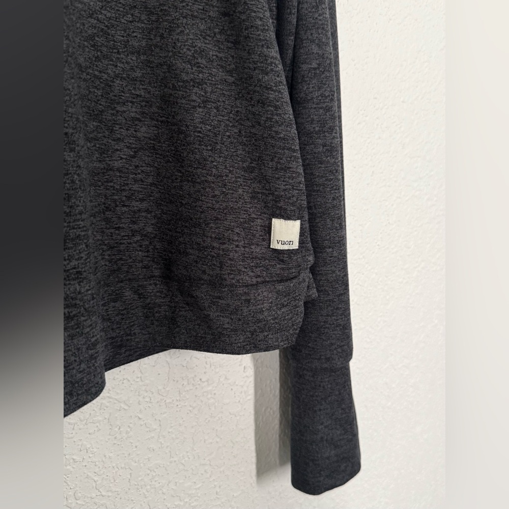 Vuori Halo Essentials Cropped Hoodie Sweater in Charcoal Heather Medium - Picture 5 of 5
